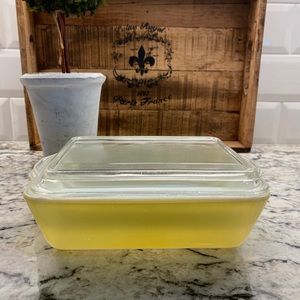 Vintage Pyrex glass lidded container